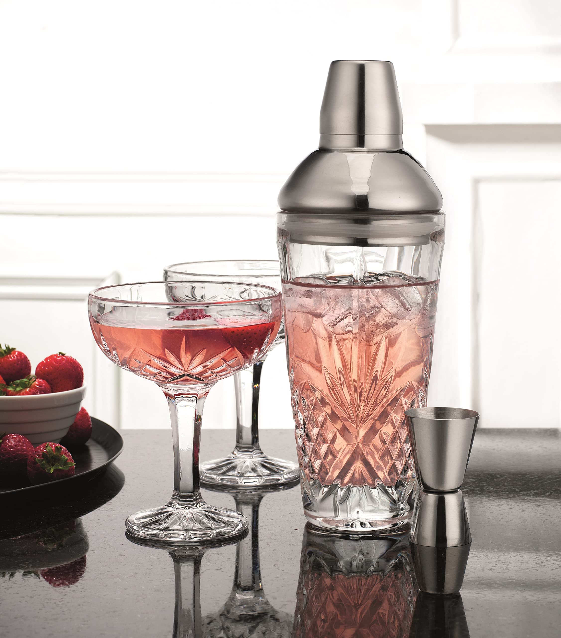 Godinger Dublin crystal martini shaker close-up shows crystal facets catching light
