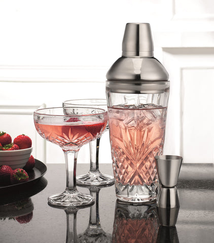 Godinger Dublin crystal martini shaker close-up shows crystal facets catching light