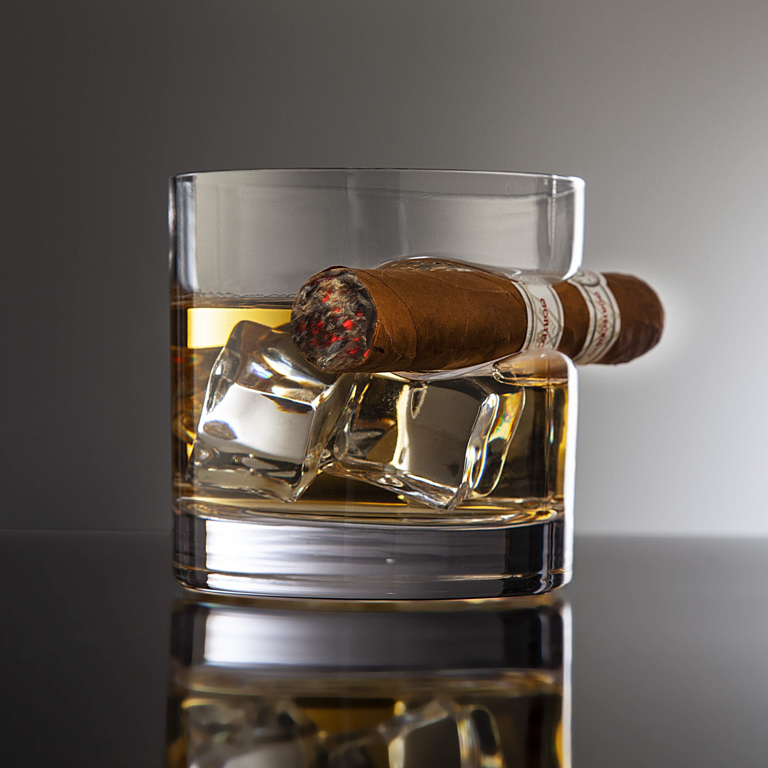 Godinger gift-for-dad barware glass ideal for celebrations and gifting.