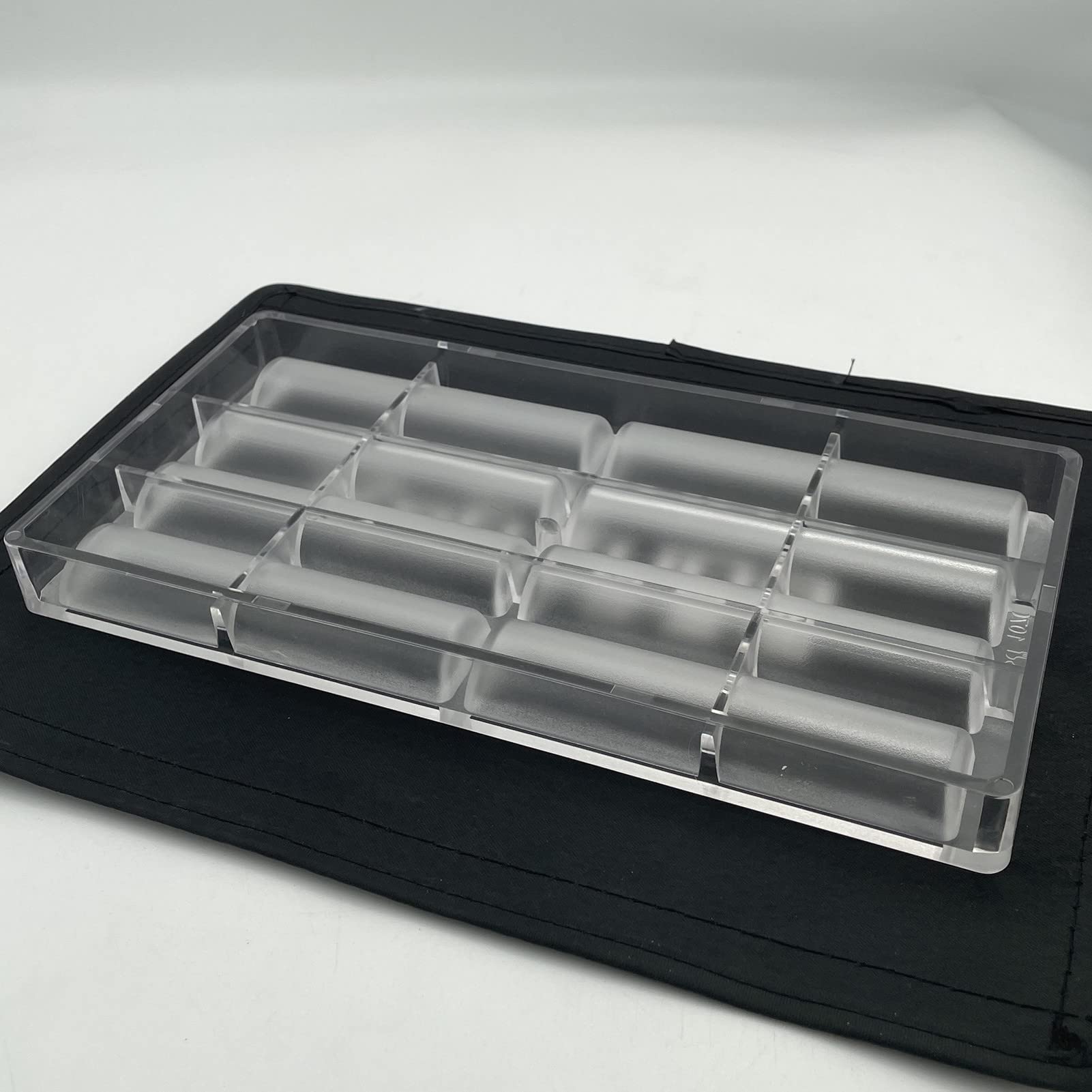 Goldbaking cylindrical shell molds arranged for gift-ready treats