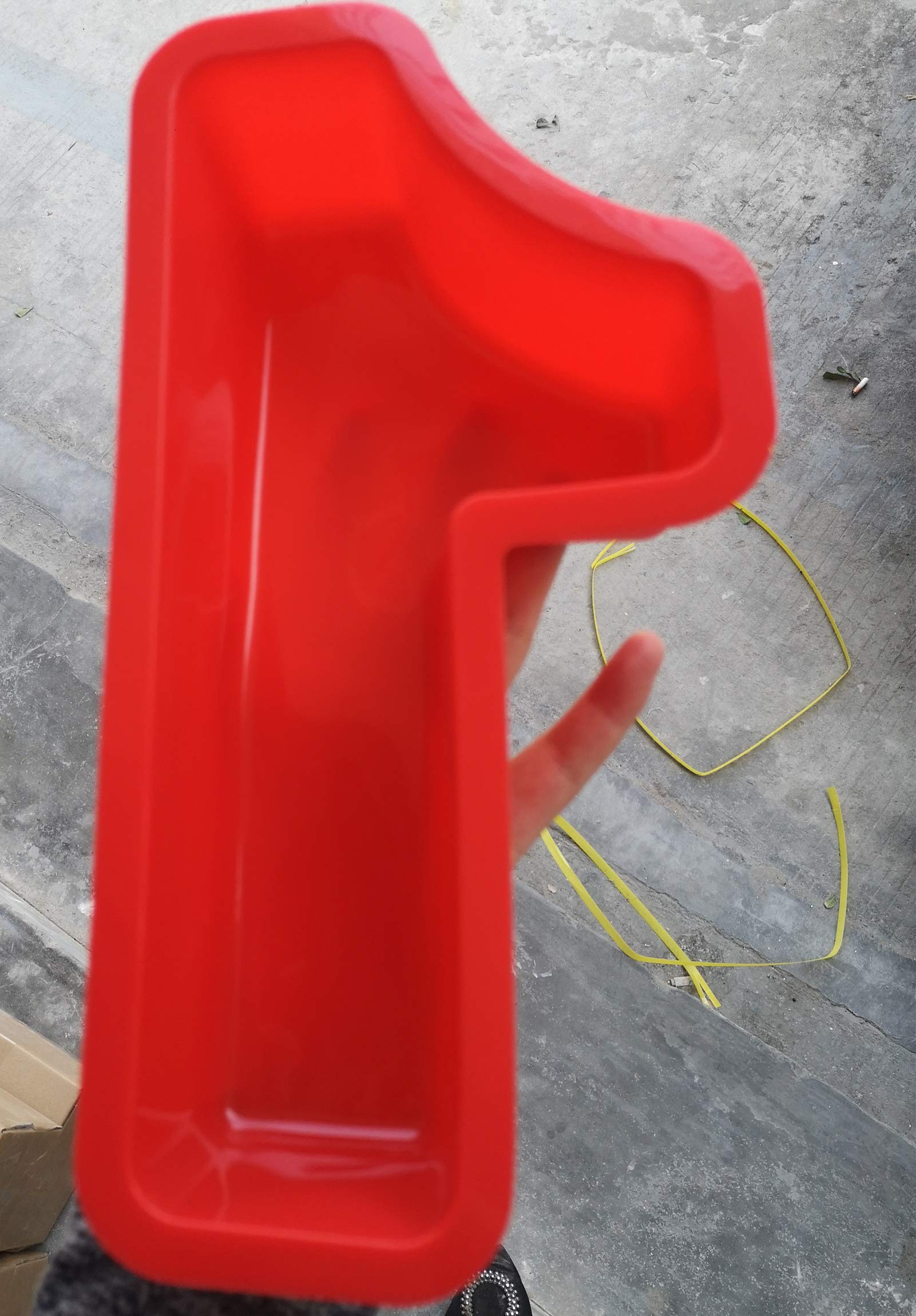 Goldbaking number mould with extra thick sides ensures durable, clean-cut numbers.