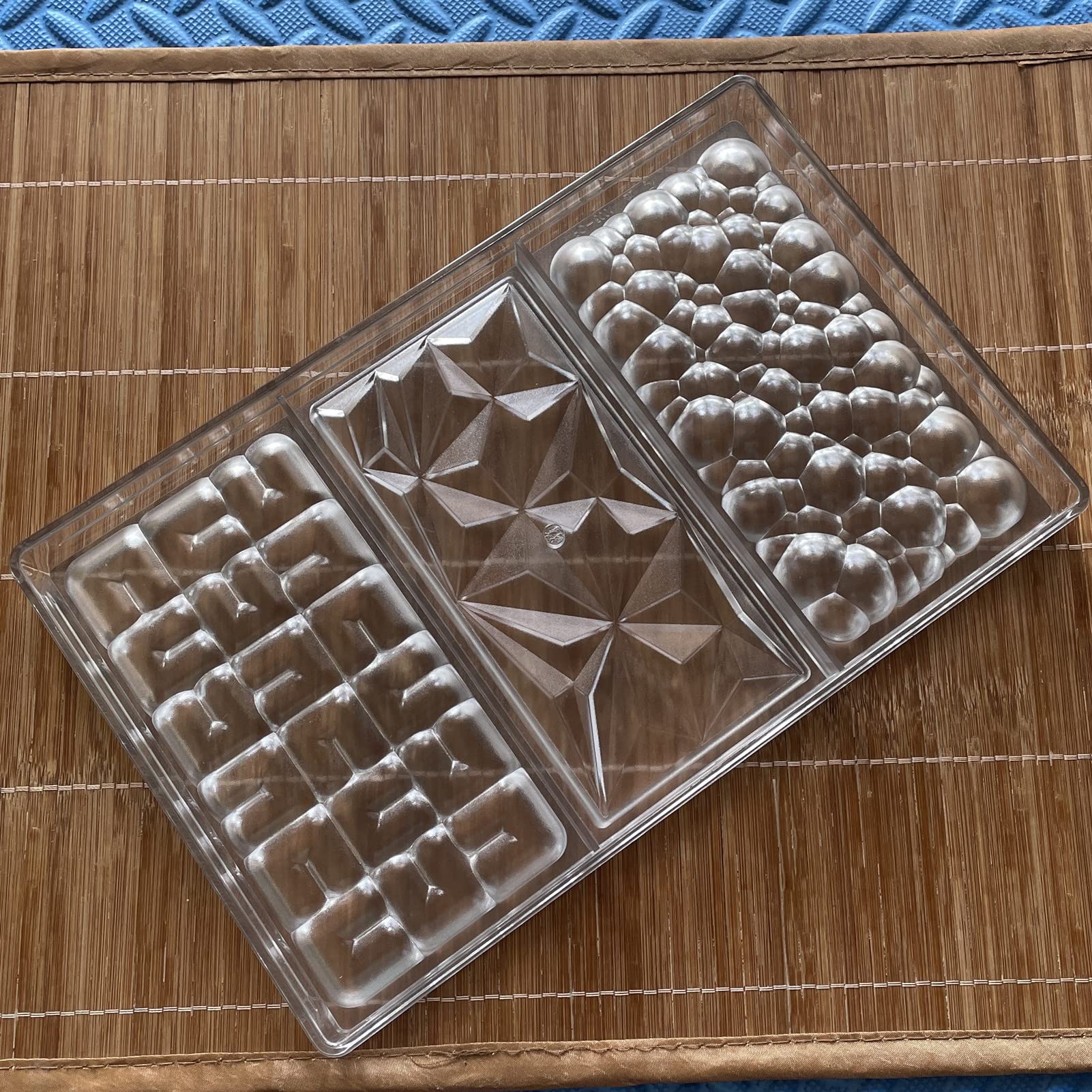 Goldbaking mold release demonstrates easy unmolding after chilling.
