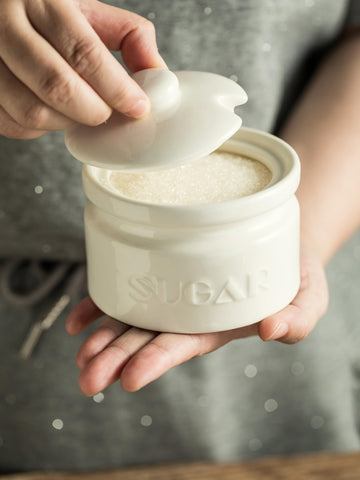 Dishwasher-safe Gomakren sugar container fits into busy kitchen routines