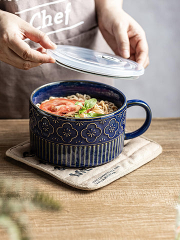 Gomakren microwave-safe and dishwasher-safe porcelain for quick reheats.