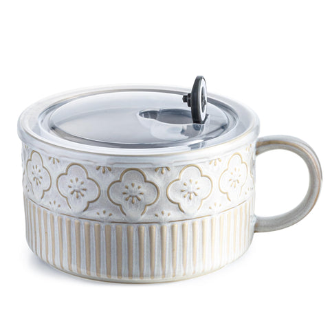 Gomakren extra-large soup bowl with beige-white handle for easy serving at home.