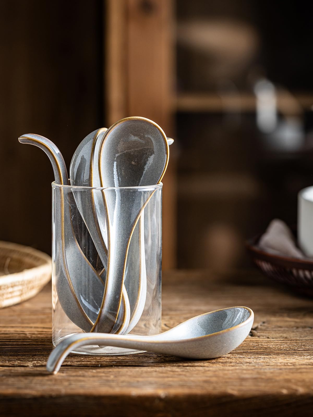 Gomakren gray spoon set for daily dining and special occasions.