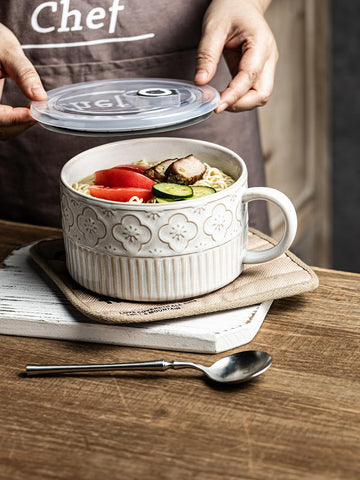 Gomakren plum blossom pattern adds decorative touch to everyday meals.