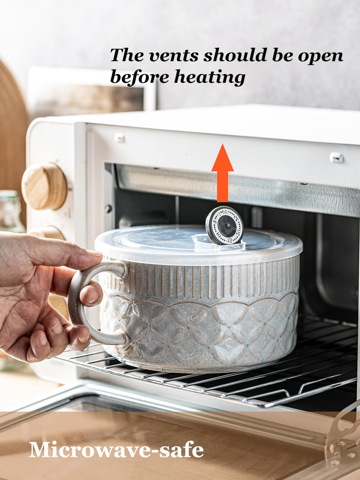 Gomakren stackable design saves space when stored with lids.