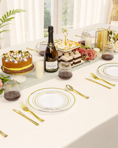 Goodluck disposable wine glasses are easy to clean up after celebrations.
