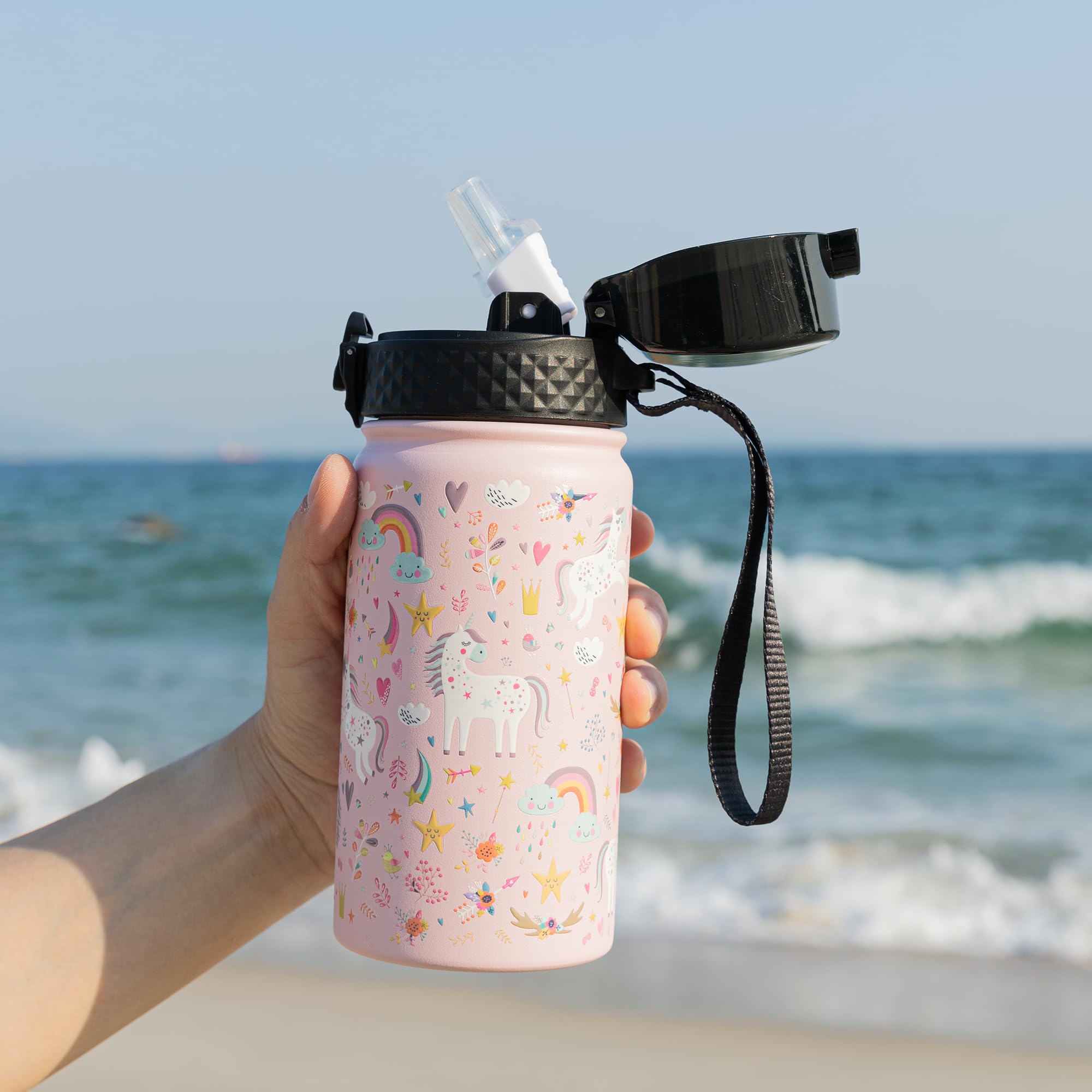 GOPPUS bottle fits backpacks; lightweight for active kids