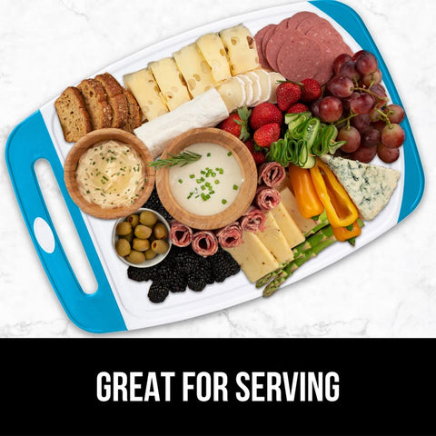 Ideal for entertaining as chic charcuterie or snack board in Aqua.