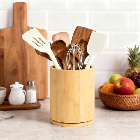 Spacious capacity holds 10 to 15 utensils in a single holder by Gorsent.