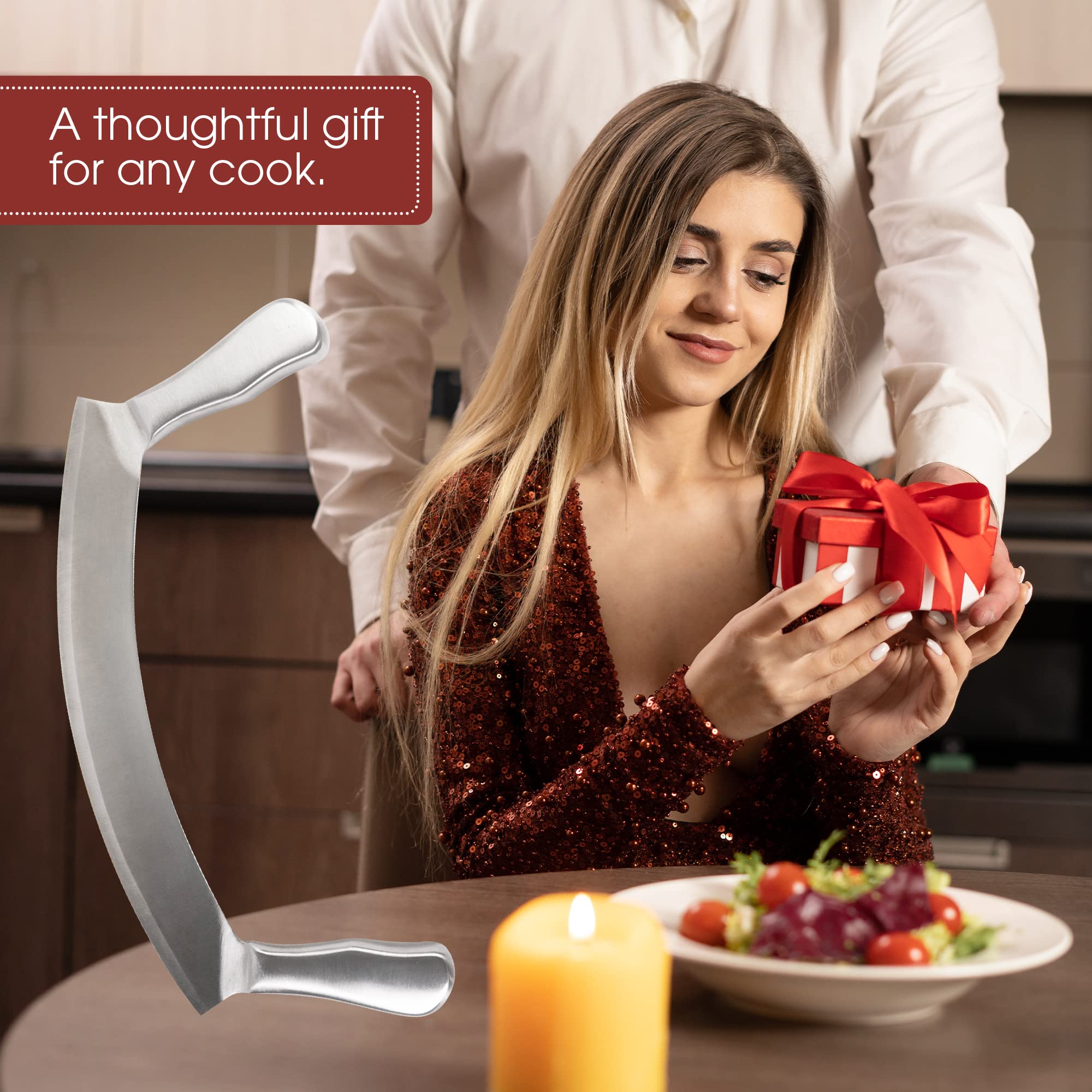 Gourmetly protective sheath fits snugly over the blade.