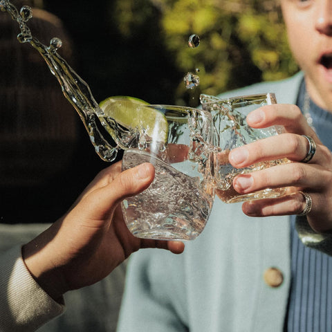 Govino pool-proof wine glass resists splashes at poolside gatherings.