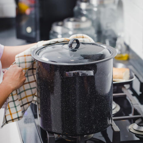 Granite Ware stock pot steaming vegetables for fast, flavorful meals.