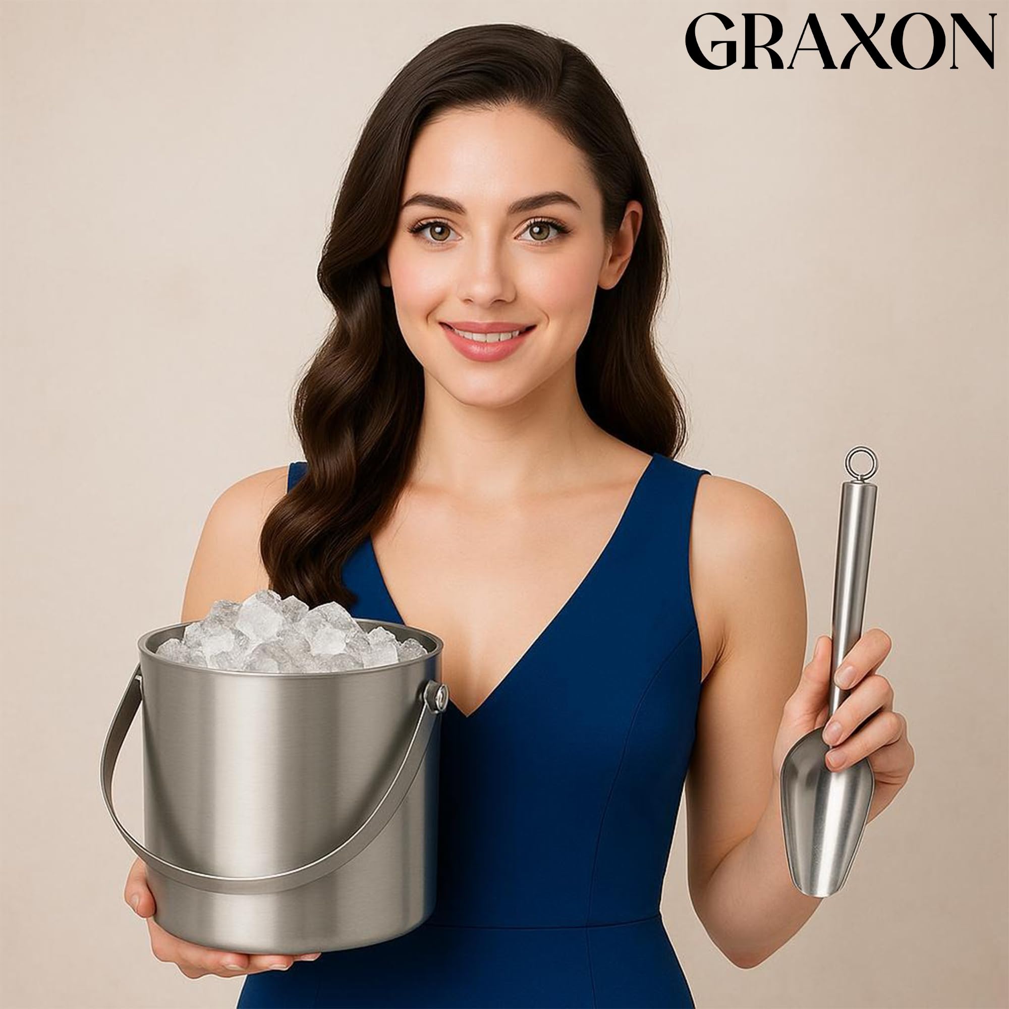 GRAXON cocktails and beverages stay cold with this versatile ice bucket.