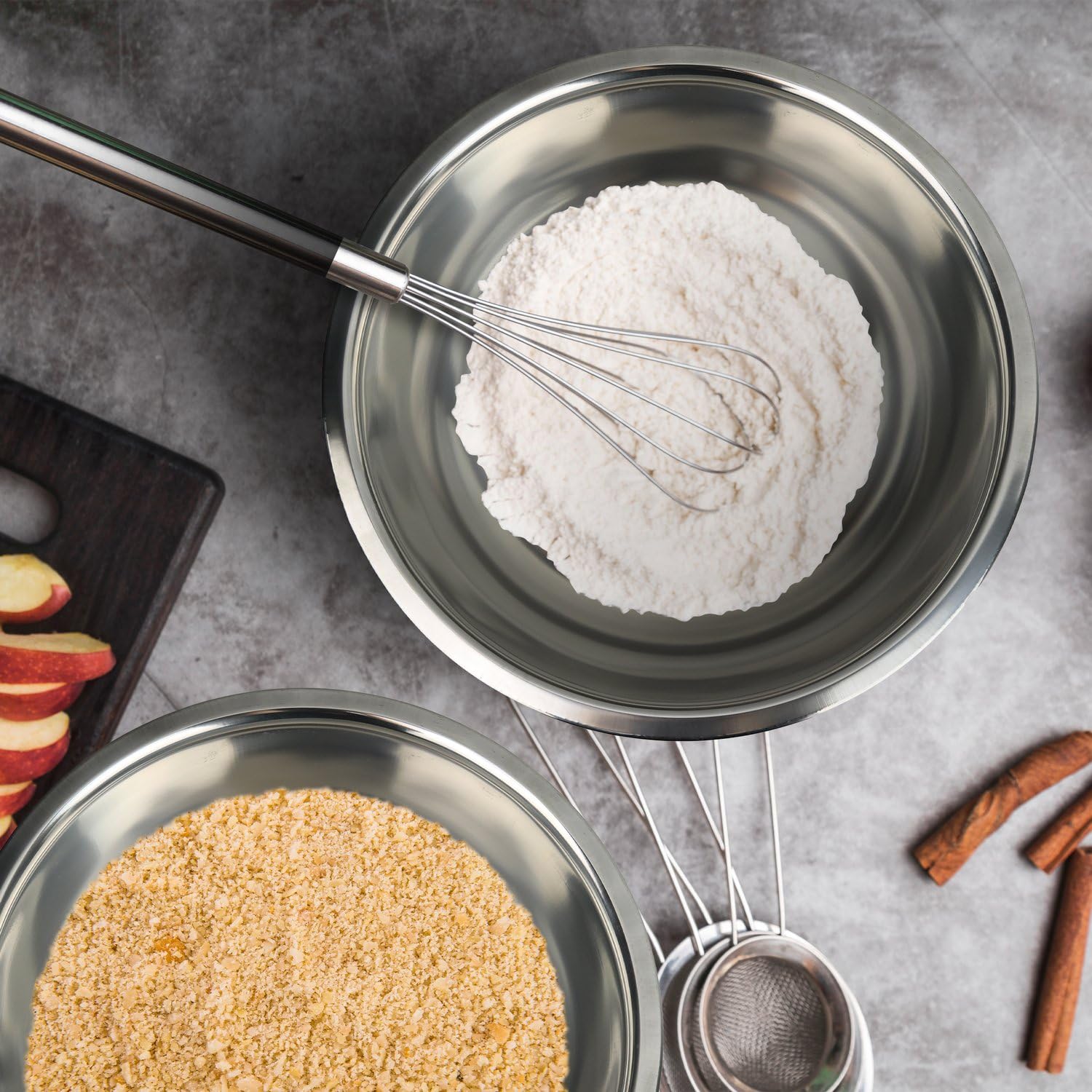 Great Credentials mixing bowls with flat rim design for easier pouring