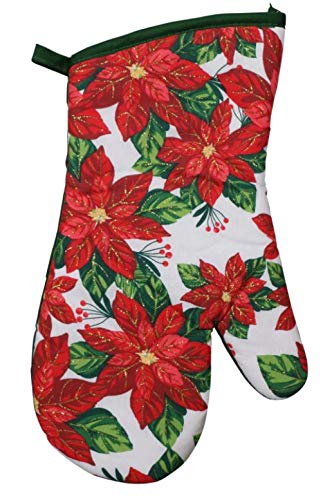 Greenbrier Poinsettia Christmas kitchen scene showcases coordinated décor and practicality.