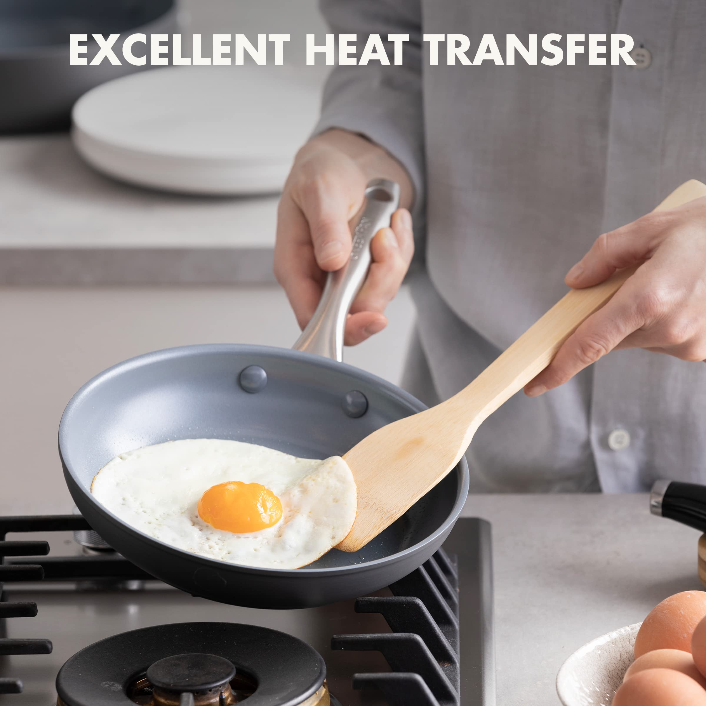 GreenPan Lima stainless steel riveted handle ensures a secure grip.