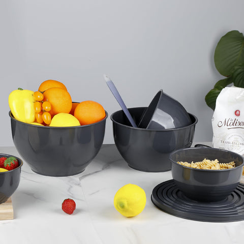 Greentainer BPA-free microwave-safe bowls ready for reheating and quick meal prep.