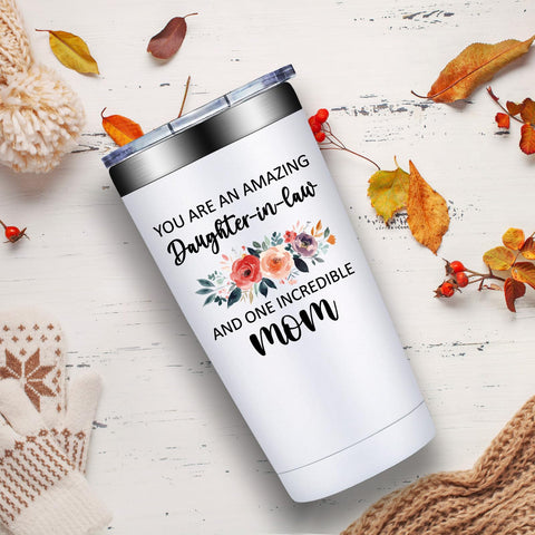 Hand holding Grifarny tumbler to illustrate comfortable grip.