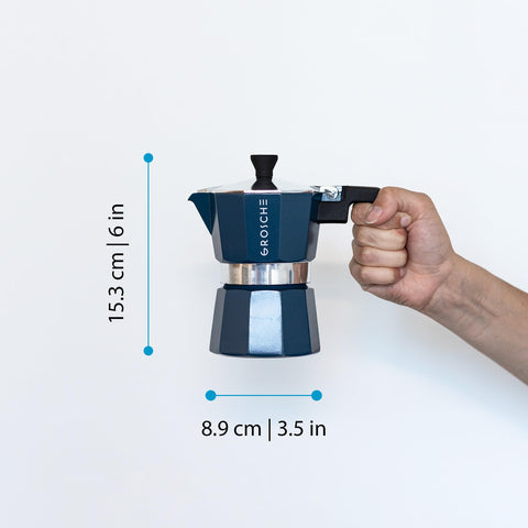 GROSCHE Milano blue spout pours a smooth moka coffee.