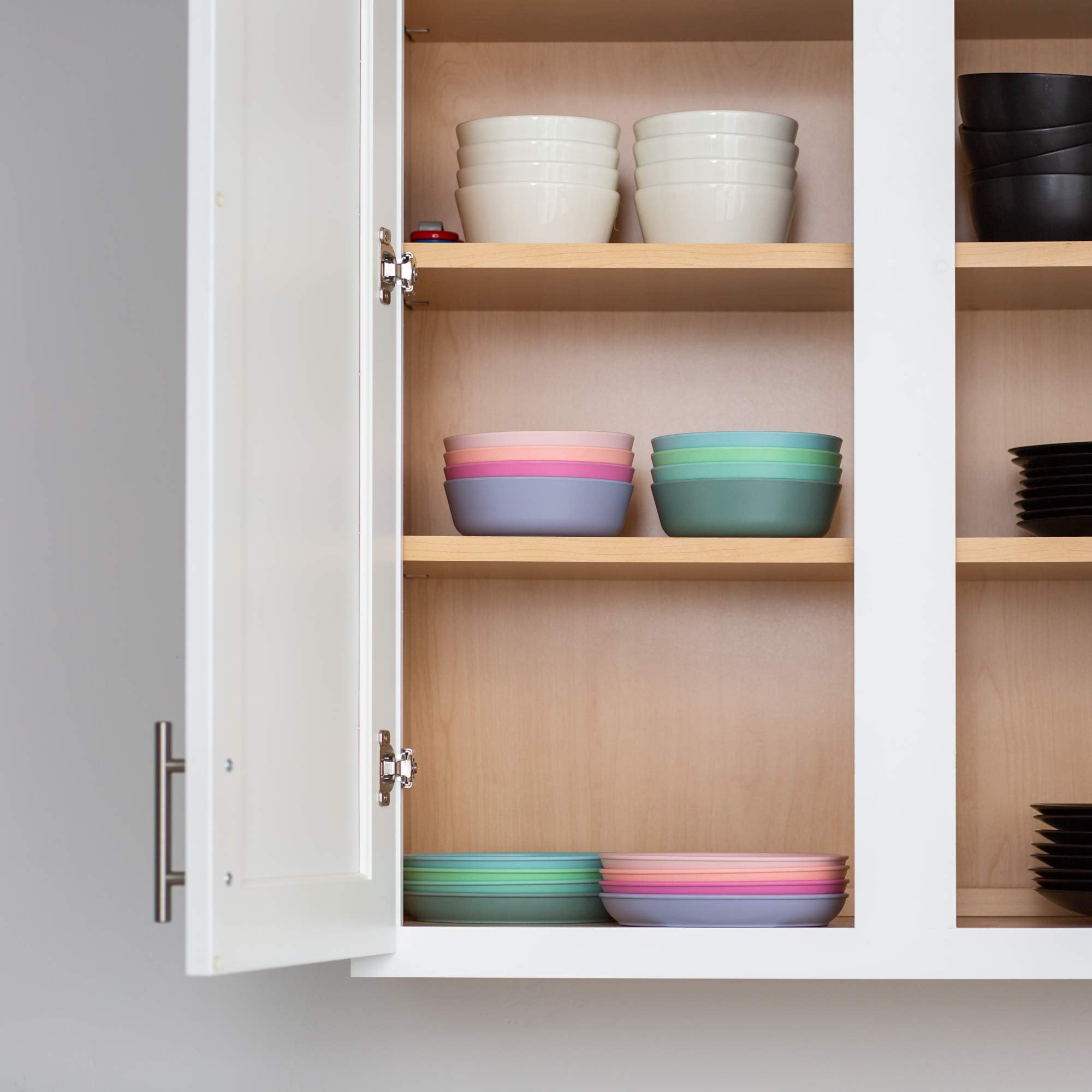 Grow Forward rainforest dinnerware makes a thoughtful gift for kids' meals.