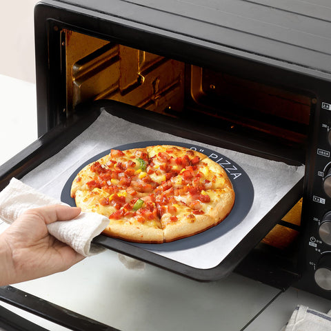 GUANCI silicone baking mat easy-clean surface suitable for busy kitchens.