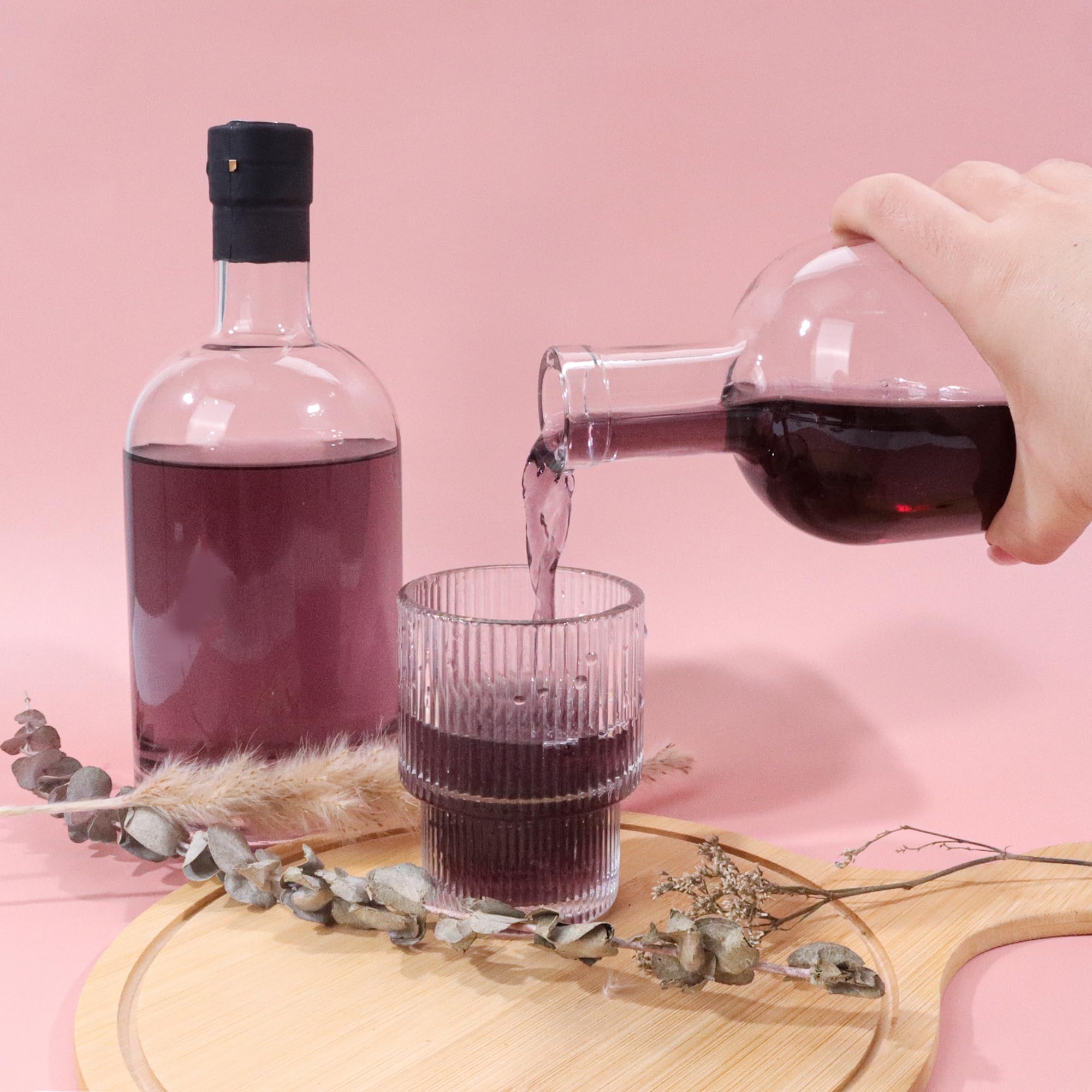 GUANENA thick-glass bottle design supports durability and reuse