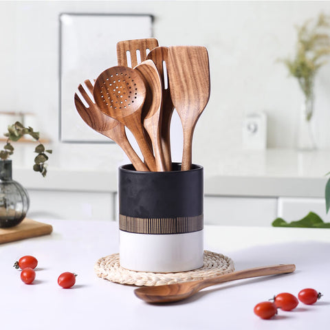 Gudamaye slotted spoon drains liquids while cooking without losing flavor