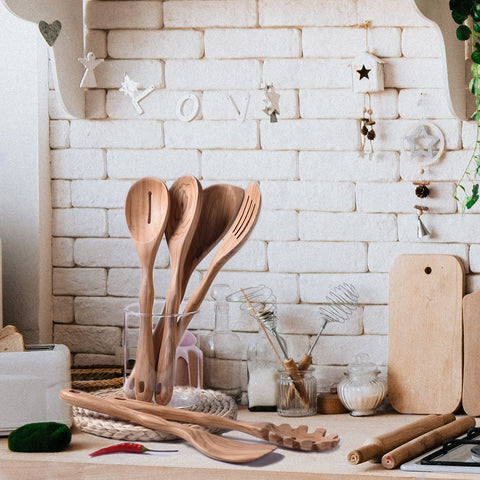 Gudamaye slotted spatula preserves delicate foods and drains excess liquids