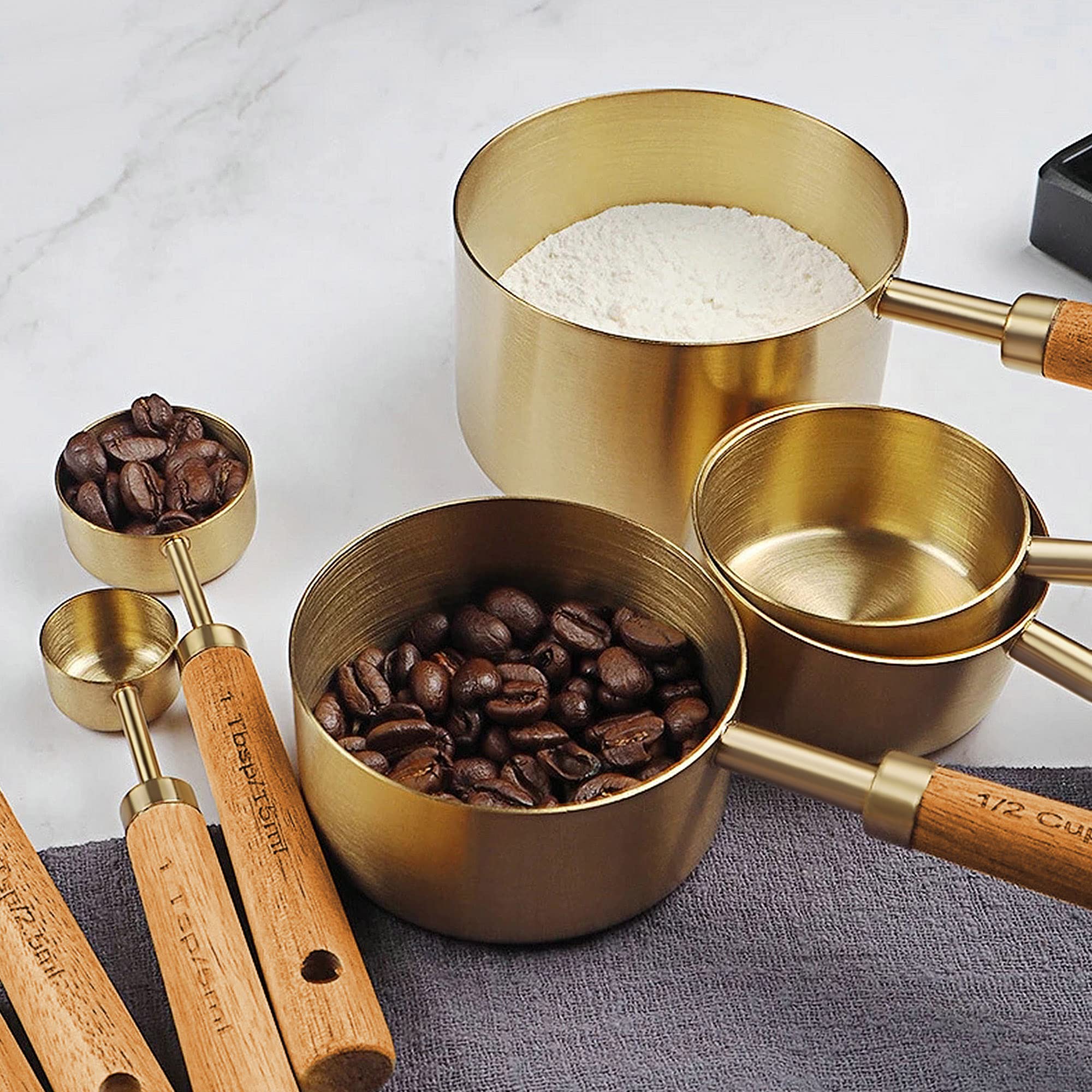 GuDoQi eight‑piece set covers essential sizes for precise cooking, baking, and portion control.