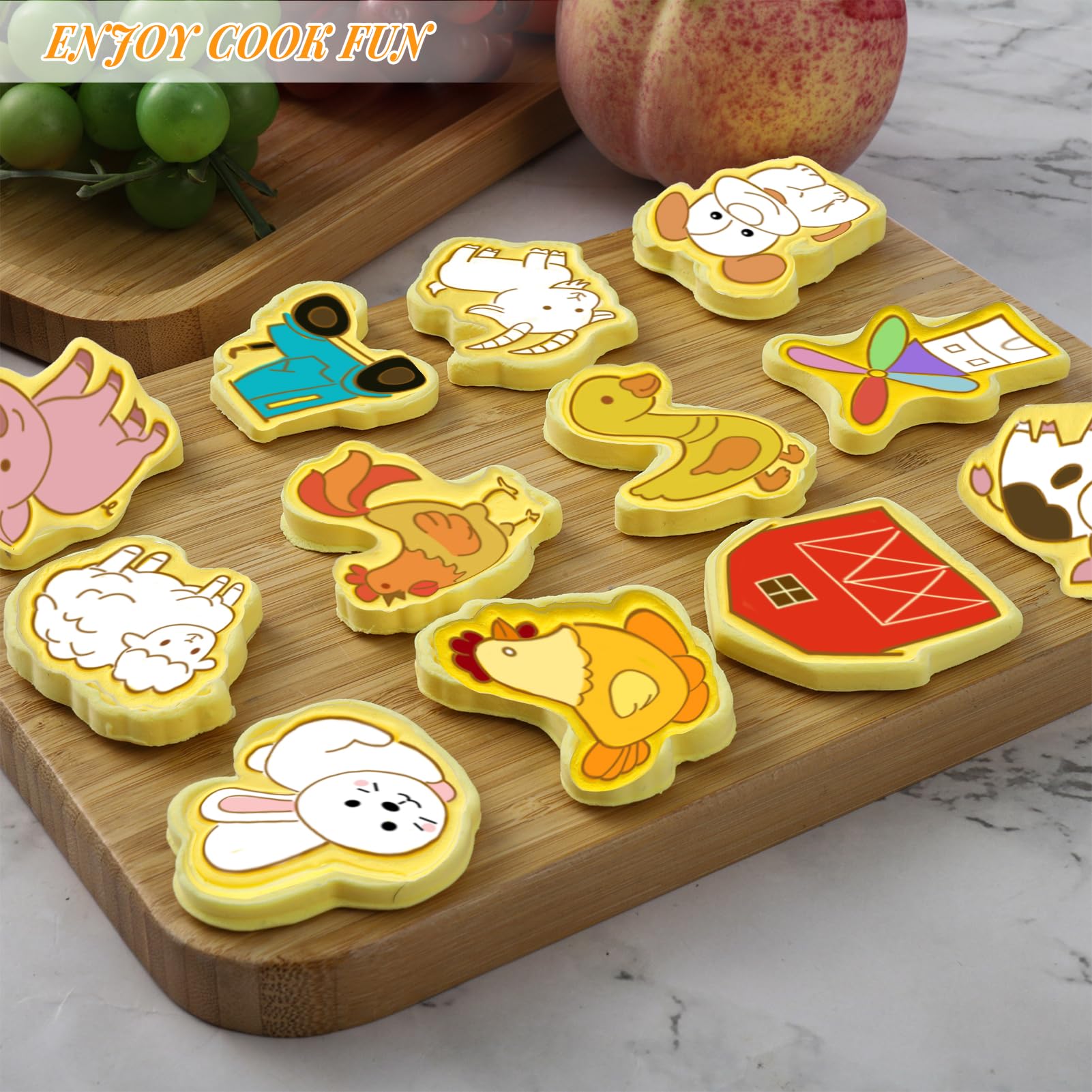 Guiqulai rooster-shaped cutter for festive farm themed cookies.