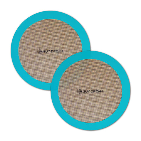 GUY.DRE.MAT 10-inch silicone baking mat with non-stick surface for easy cake and pizza prep.