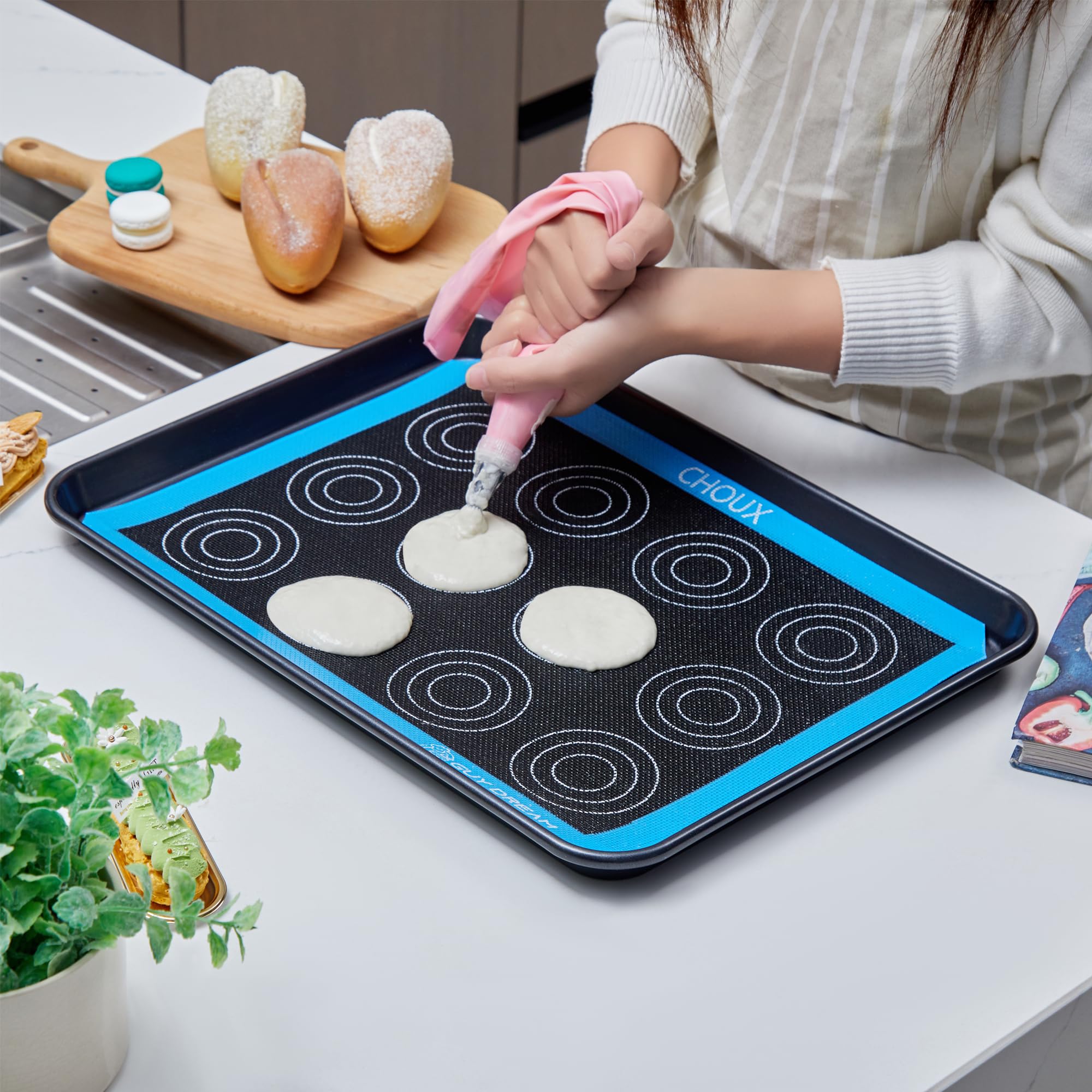 GUY.DRE.MAT perforated mat enables crisp bread crusts and even browning.