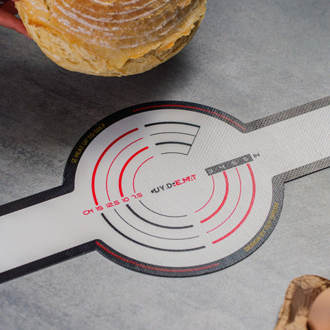 GUY.DRE.MAT durable silicone sling is reusable for many baking sessions.