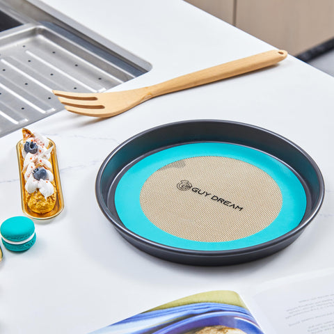 GUY.DRE.MAT versatile baking mats support pizzas, cakes, and pastries.