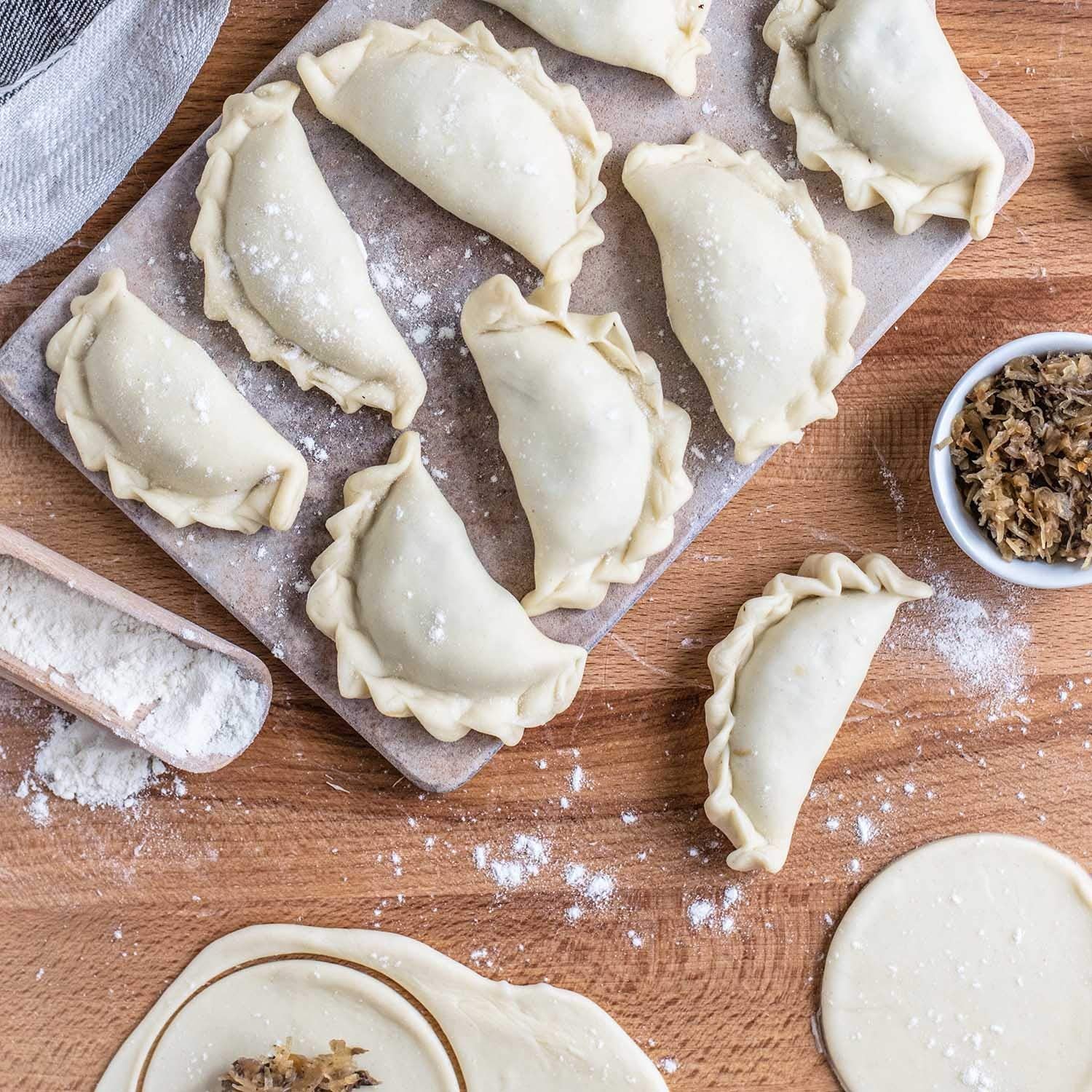 GVODE gift-ready pasta roller for KitchenAid, ideal for cooking enthusiasts.