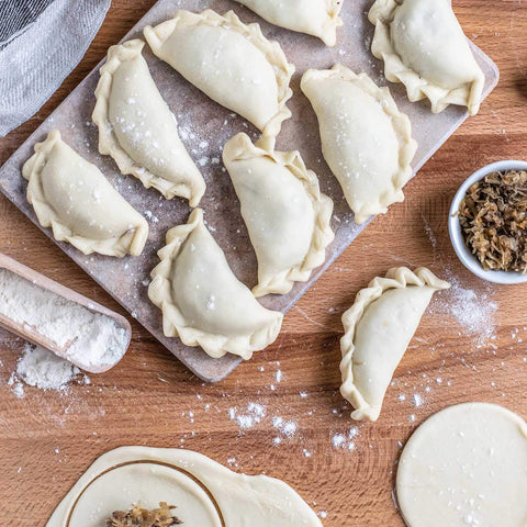 GVODE gift-ready pasta roller for KitchenAid, ideal for cooking enthusiasts.