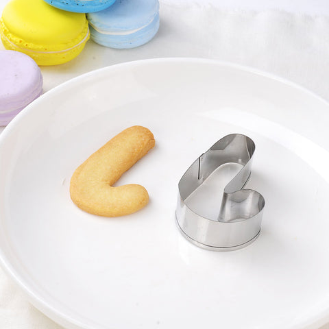GWHOLE flower cookie cutter for colorful decorations.