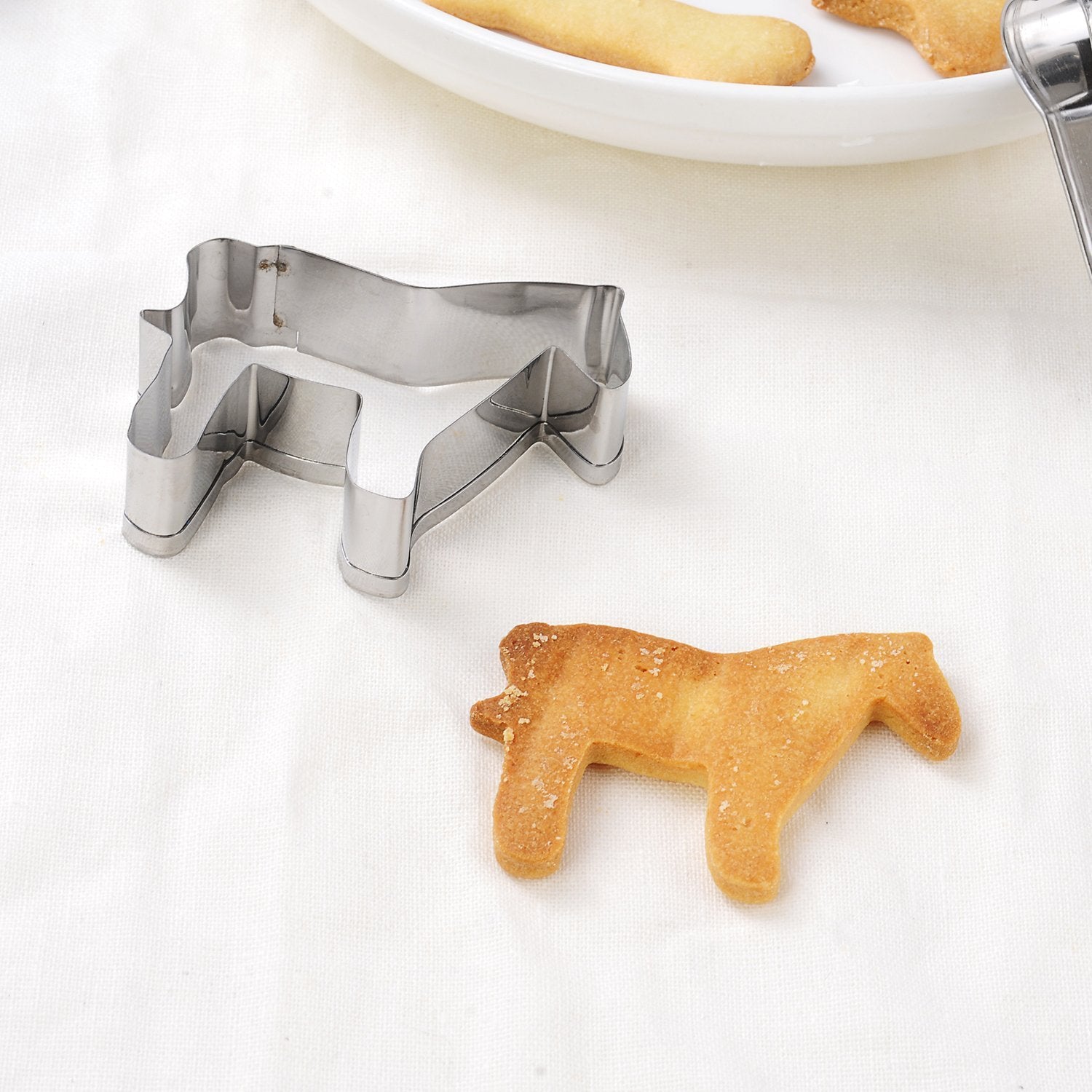 GWHOLE heart cookie cutter for gifting cookies.