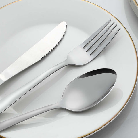 Gymdin silverware with mirror polish and smooth edges for safe use.