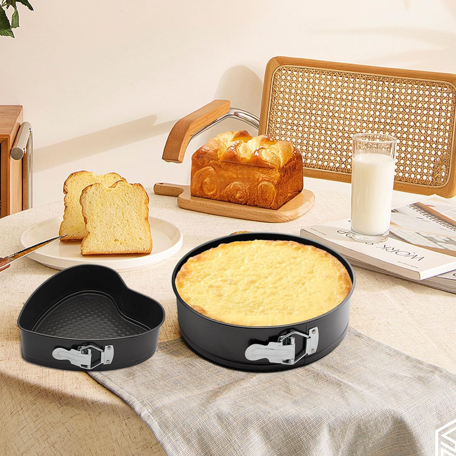GZMAISULEE easy-clean bakeware for faster kitchen cleanup after baking.