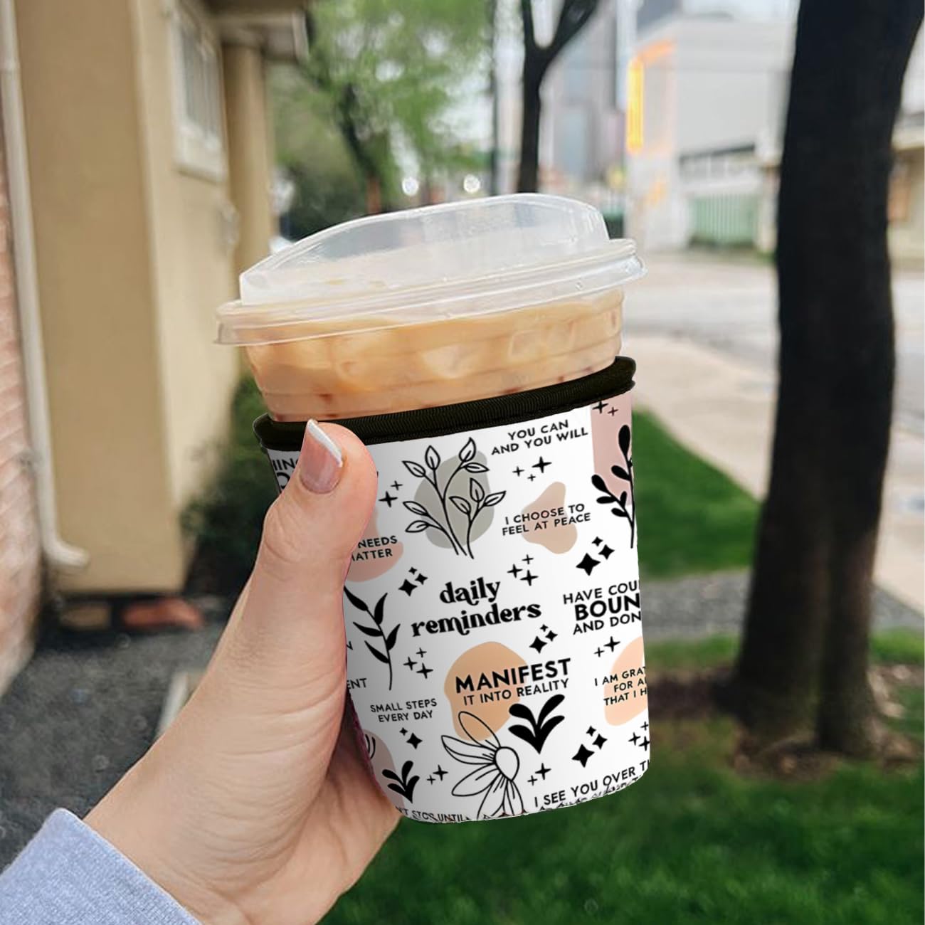Haevola sleeve fits standard and large cups for versatility.
