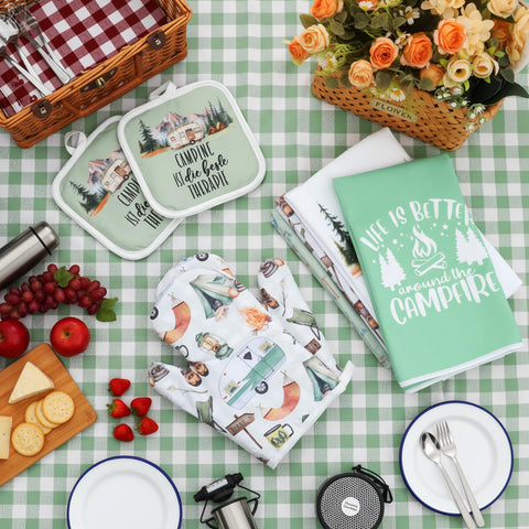 Hahafelt camping-theme towels with campfire, RV and trees for outdoor vibes.