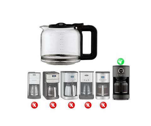 Hakano carafe black handle and lid for secure, comfortable pouring.