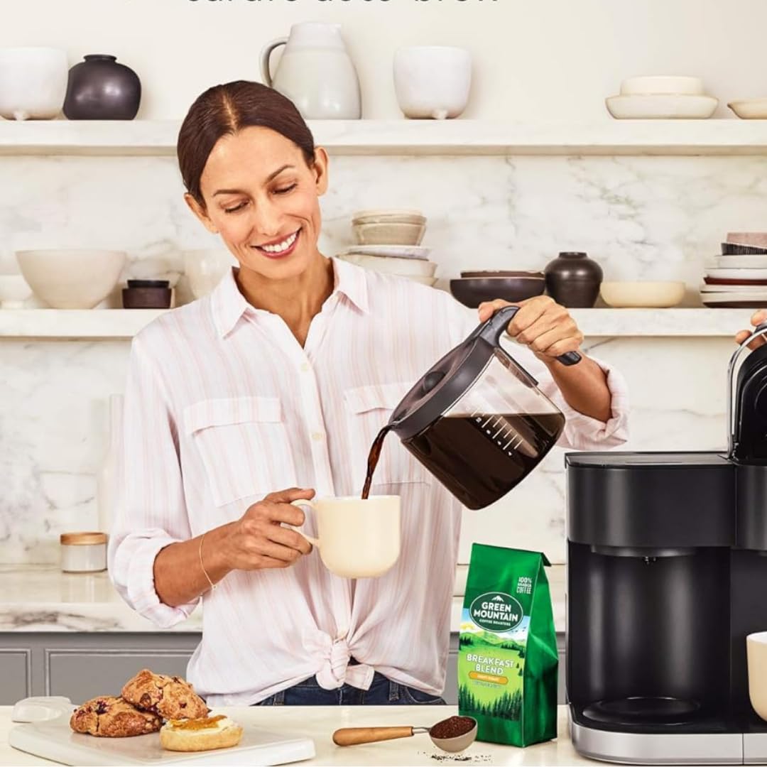 HAKANO replacement carafe close-up highlighting sturdy handle and lid.