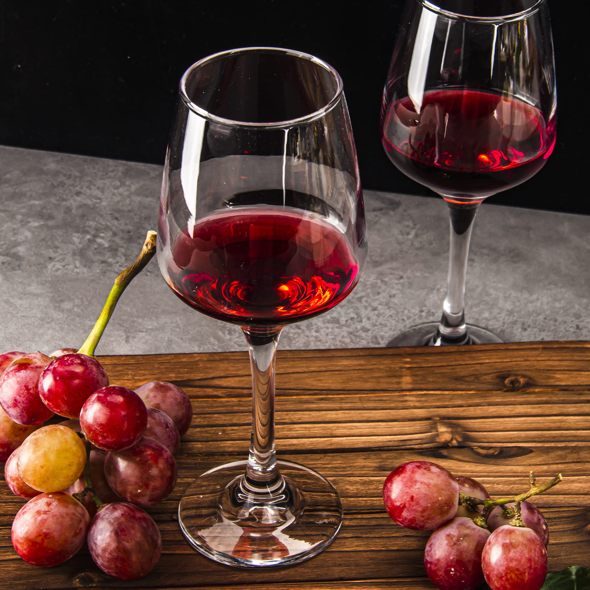 HAKEEMI wine glasses ideal for entertaining at home or restaurants