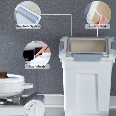 HANAMYA lid groove accommodates moisture absorbers or aromatics to help freshness.