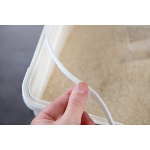 HANAMYA measuring cup included for precise scooping and portion control.